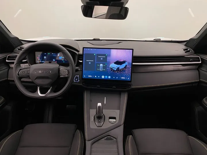 Lynk&Co 01