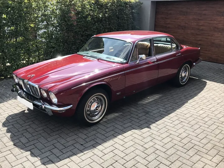 Jaguar XJ12