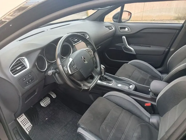 DS Automobiles DS4