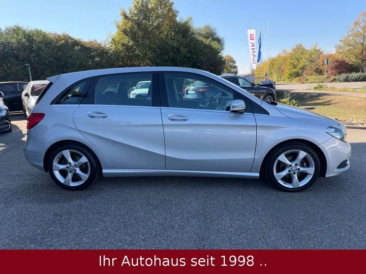 Mercedes-Benz B 180