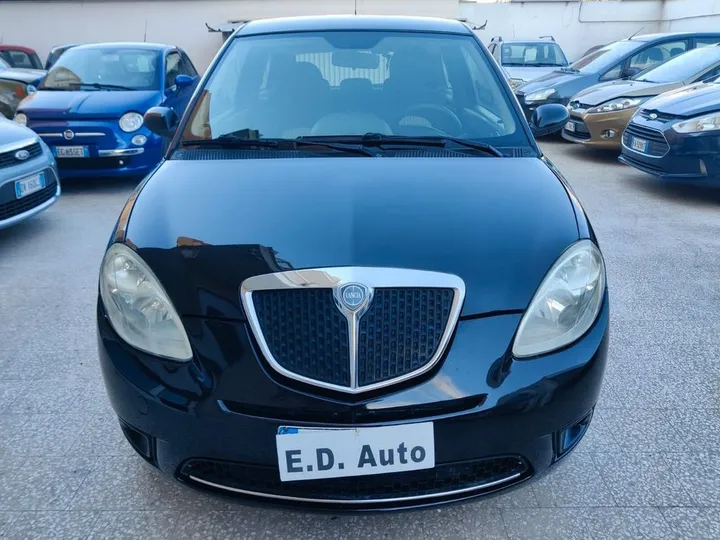 Lancia Ypsilon