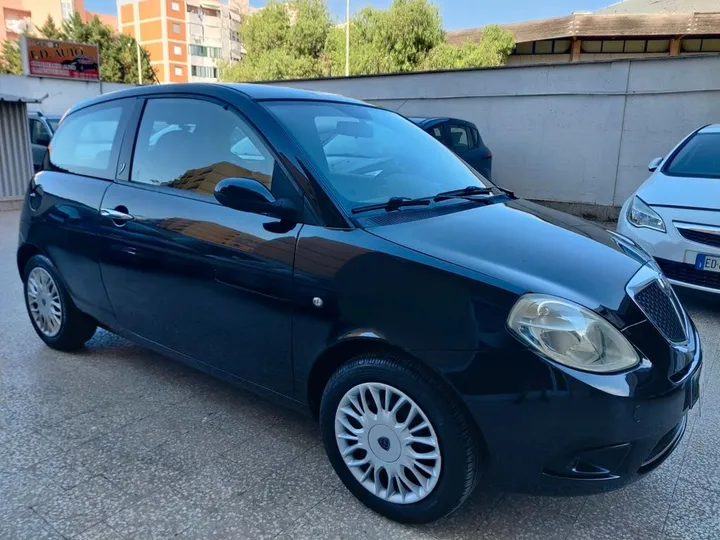 Lancia Ypsilon