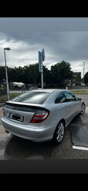 Mercedes-Benz C 180
