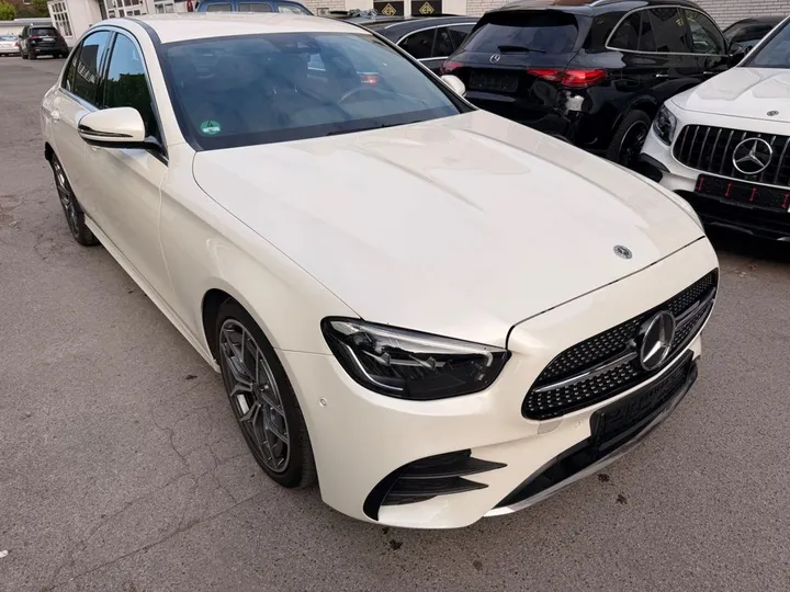Mercedes-Benz E 200