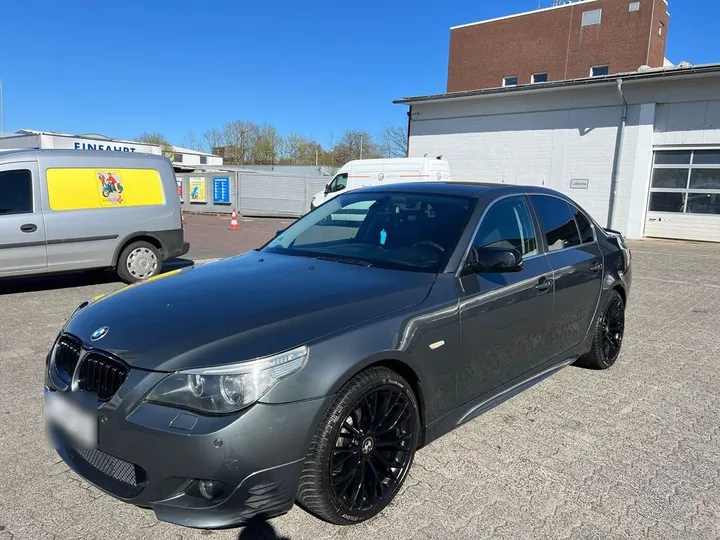 BMW 523