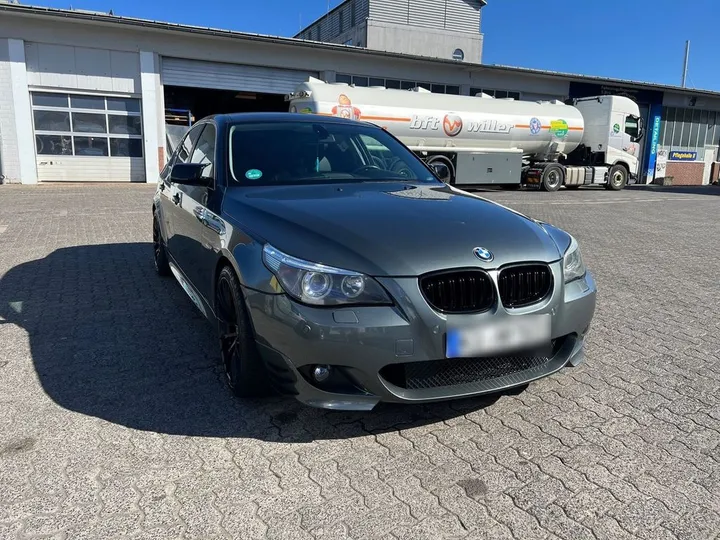 BMW 523