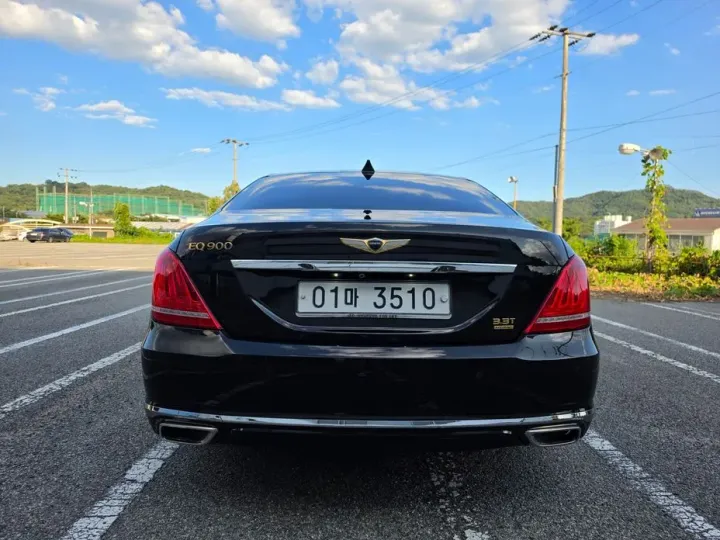 Genesis EQ900