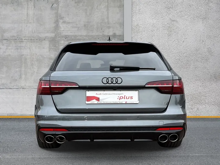 Audi S4