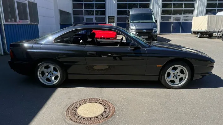 BMW 850