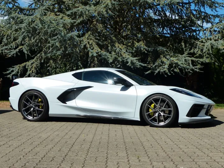 Corvette C8