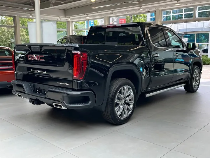 GMC Sierra