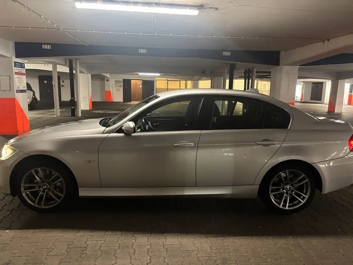BMW 330