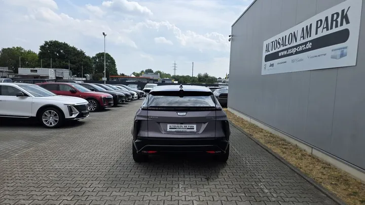 Cadillac LYRIQ
