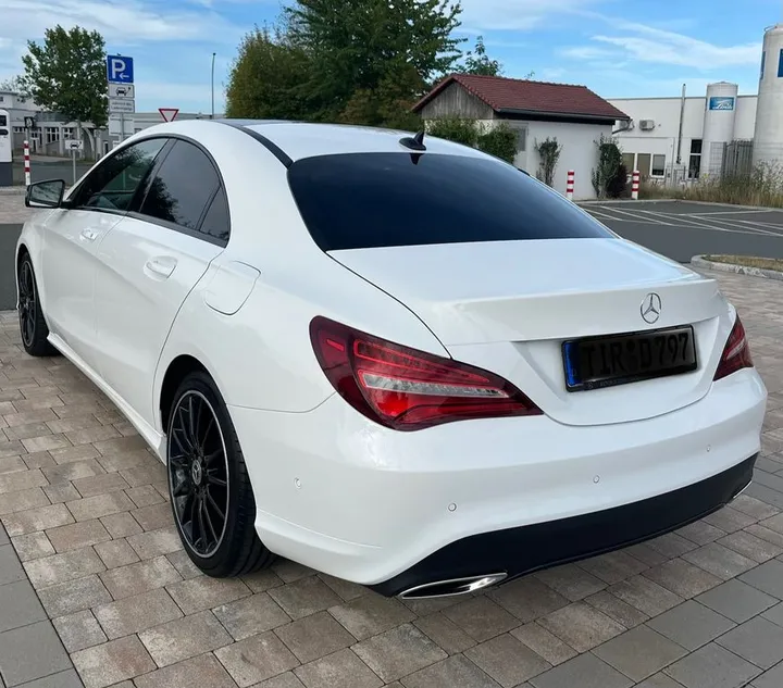 Mercedes-Benz CLA 180