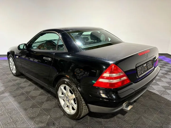 Mercedes-Benz SLK 200