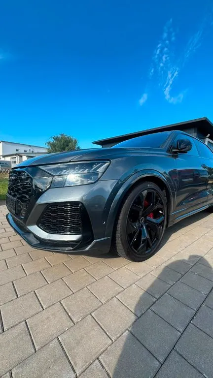 Audi RSQ8