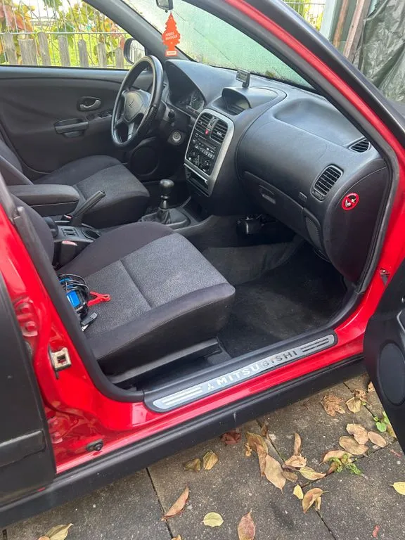 Mitsubishi Carisma
