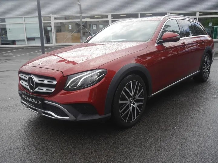Mercedes-Benz E 220