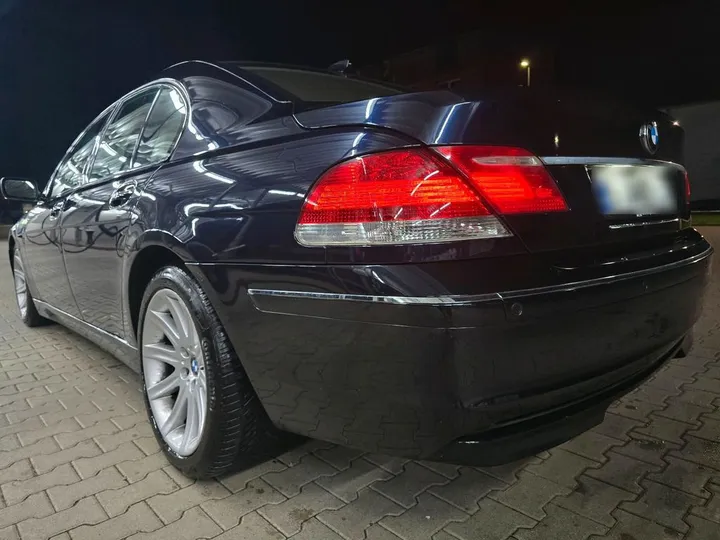 BMW 745