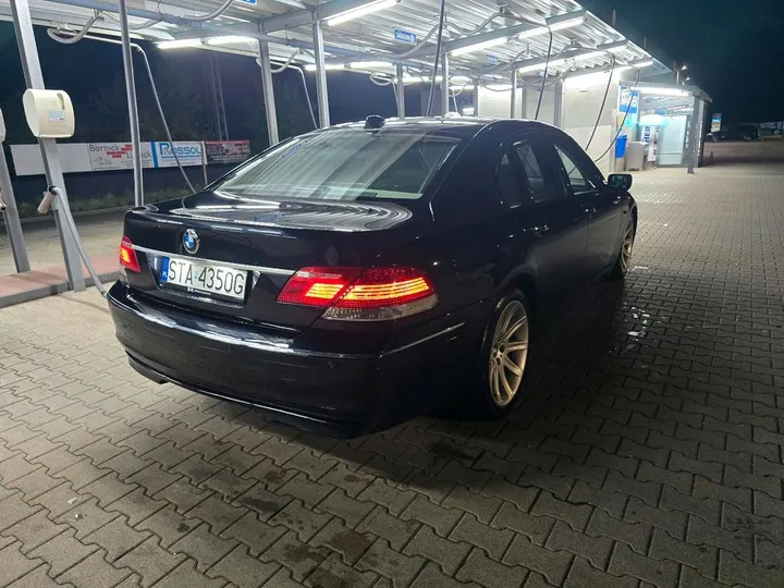 BMW 745
