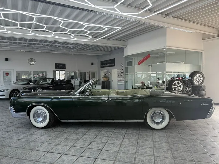 Lincoln Continental