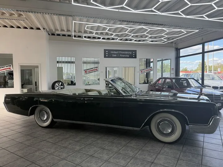 Lincoln Continental