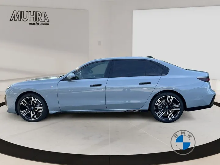 BMW 740