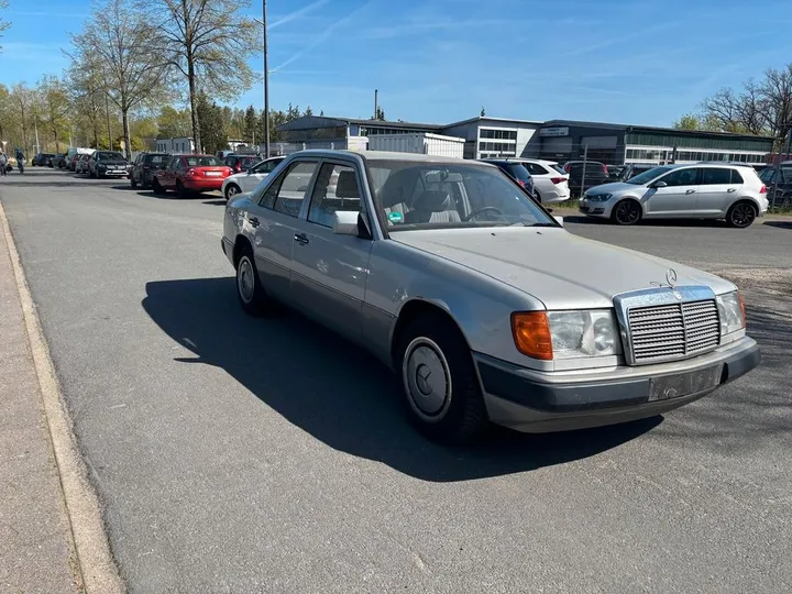 Mercedes-Benz 300