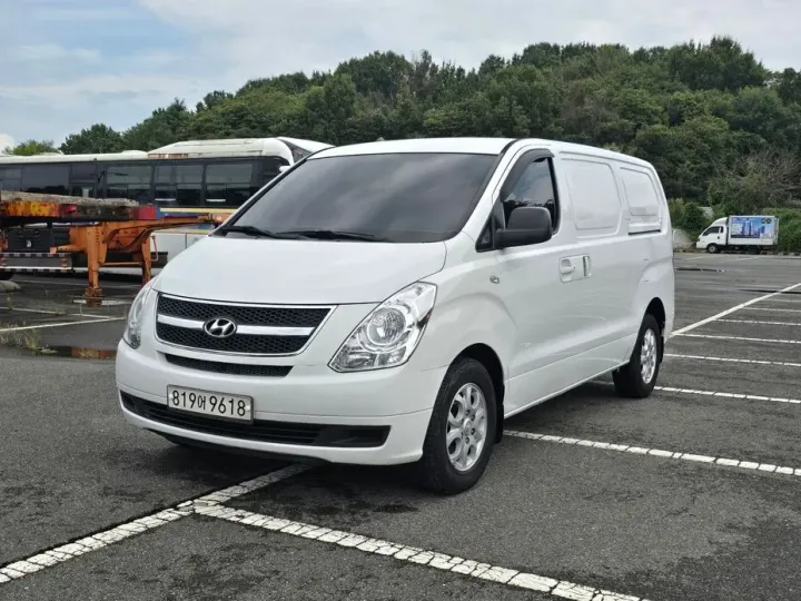 Hyundai Starex