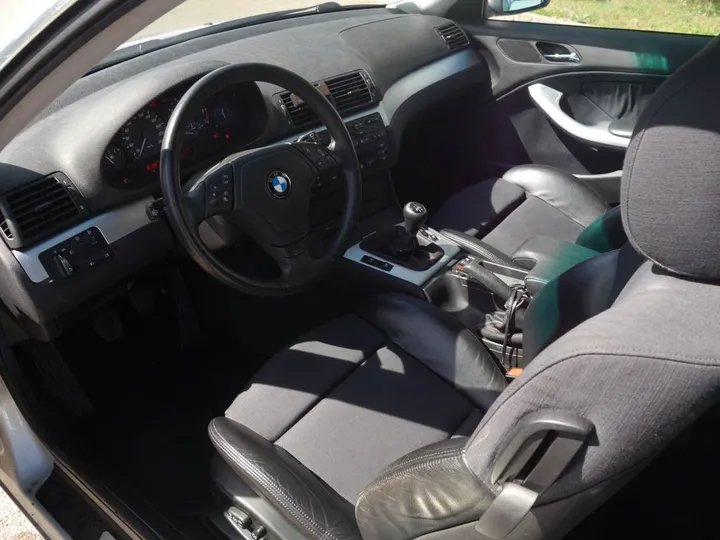 BMW 323