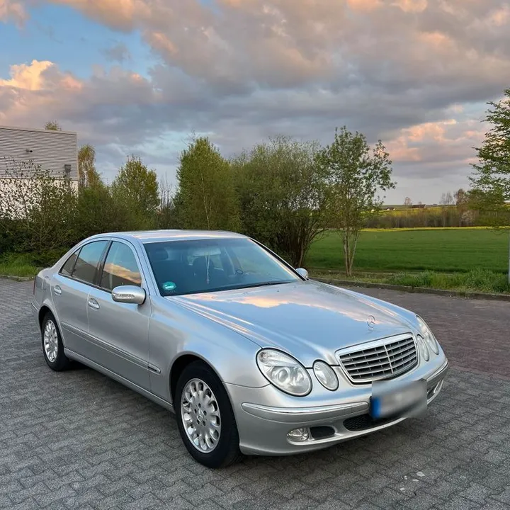 Mercedes-Benz E 220