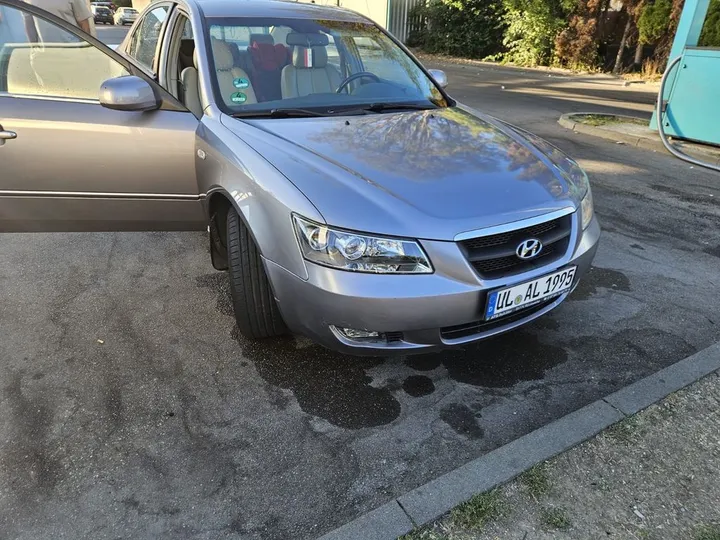 Hyundai SONATA