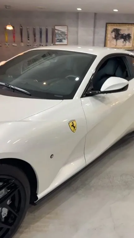 Ferrari 812