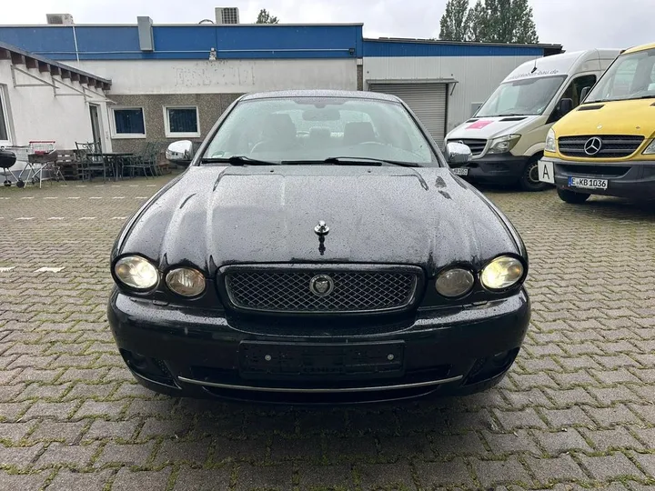 Jaguar X-Type