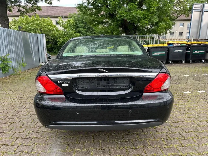 Jaguar X-Type
