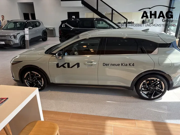 Kia K4