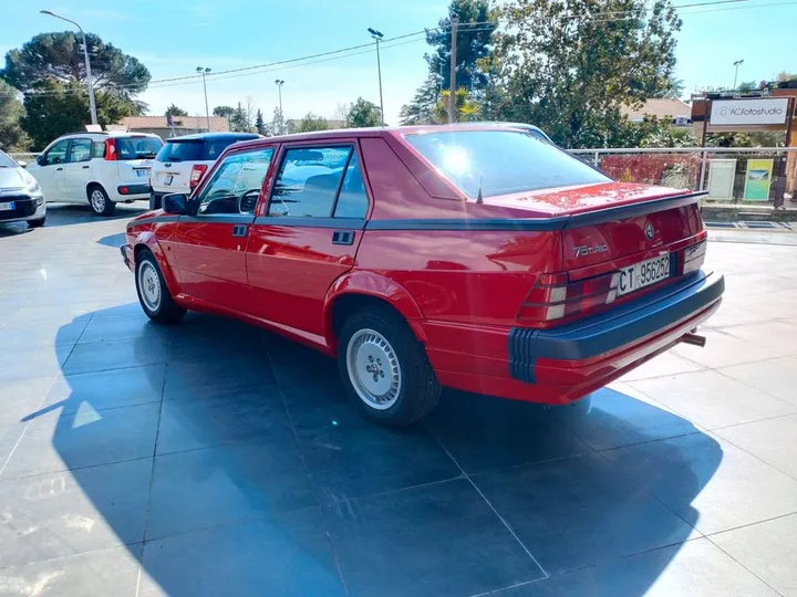 Alfa Romeo 75