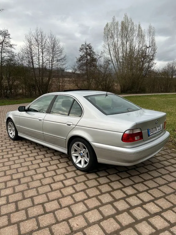 BMW 520