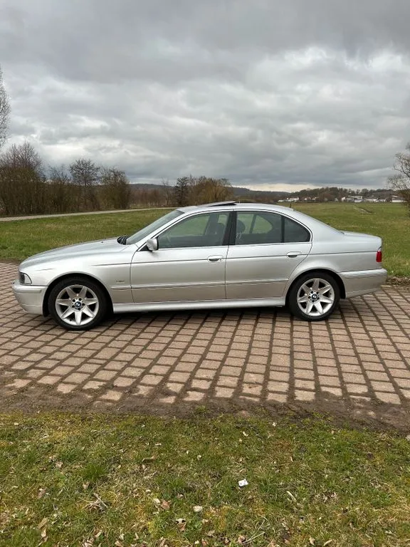 BMW 520