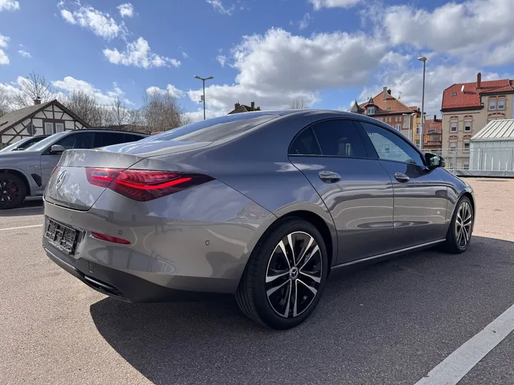 Mercedes-Benz CLA 200