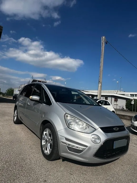 Ford S-Max