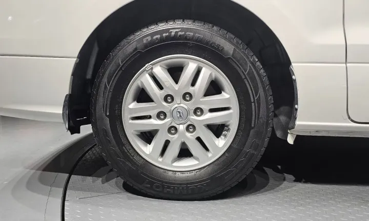 Hyundai Starex