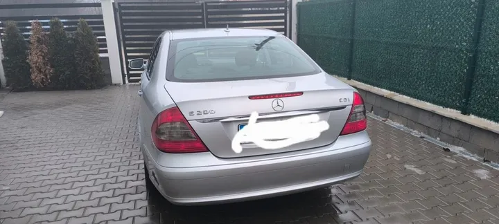 Mercedes-Benz E 200