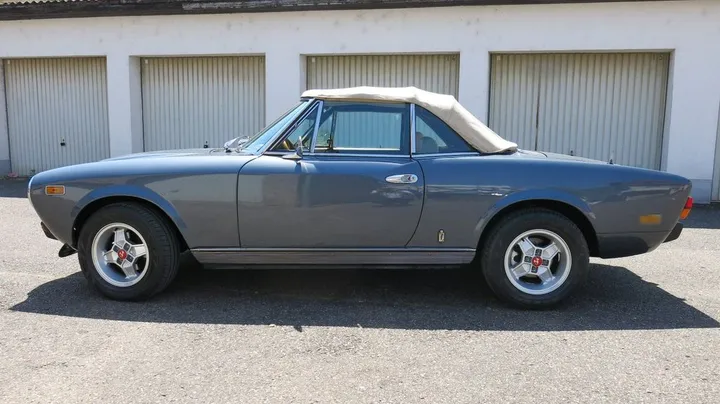 Fiat 124 Spider