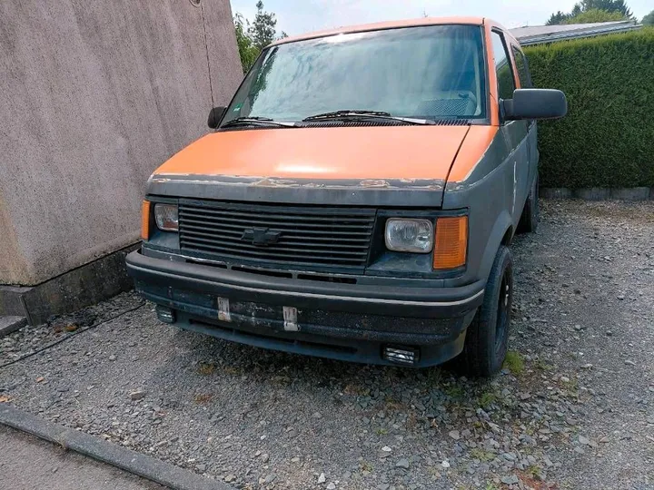 Chevrolet Chevy Van