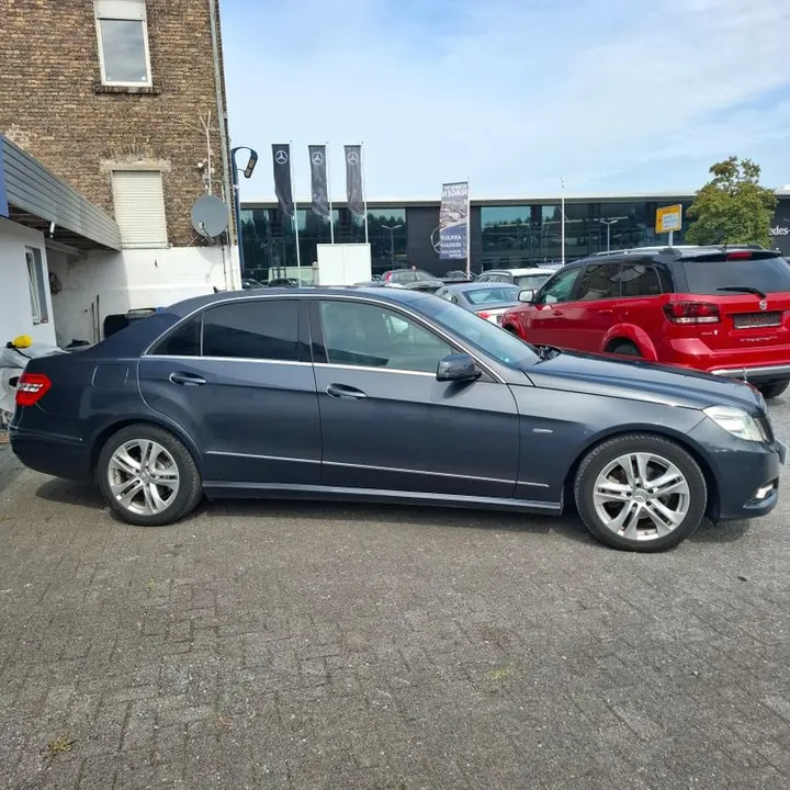 Mercedes-Benz E 200