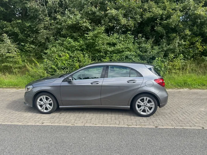 Mercedes-Benz A 180