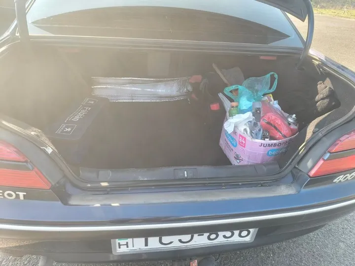 Peugeot 406