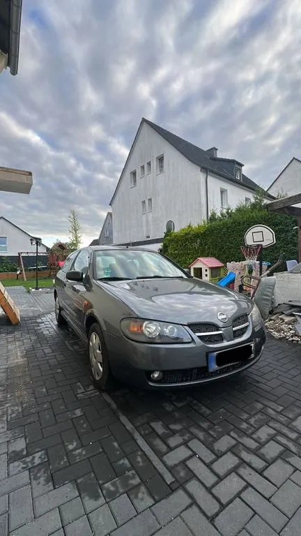 Nissan Almera