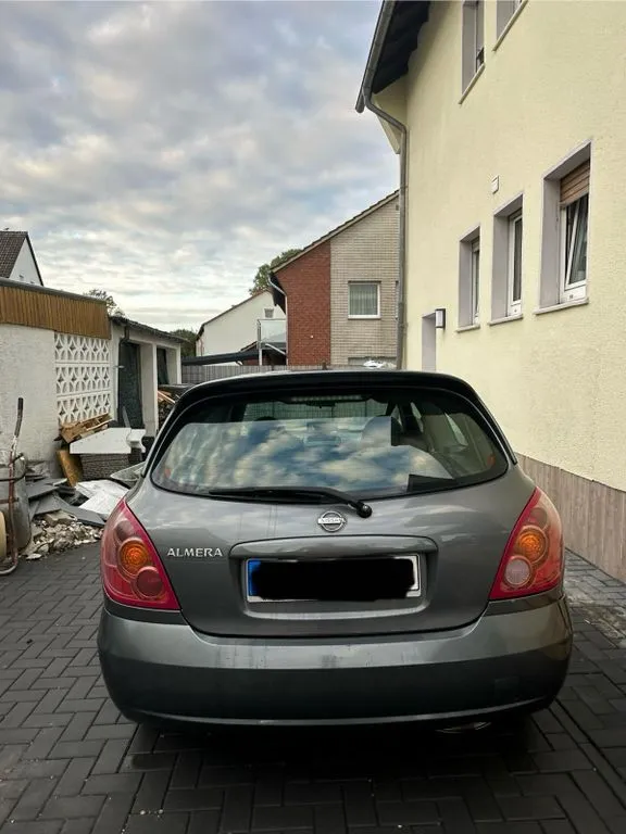 Nissan Almera